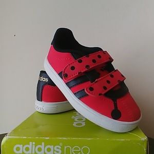 Adidas Toddlers size 7